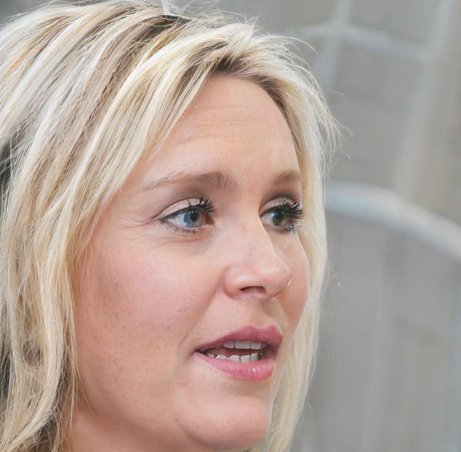 Portrait d'Amélie Rousseau, conseillère en finances personnelles